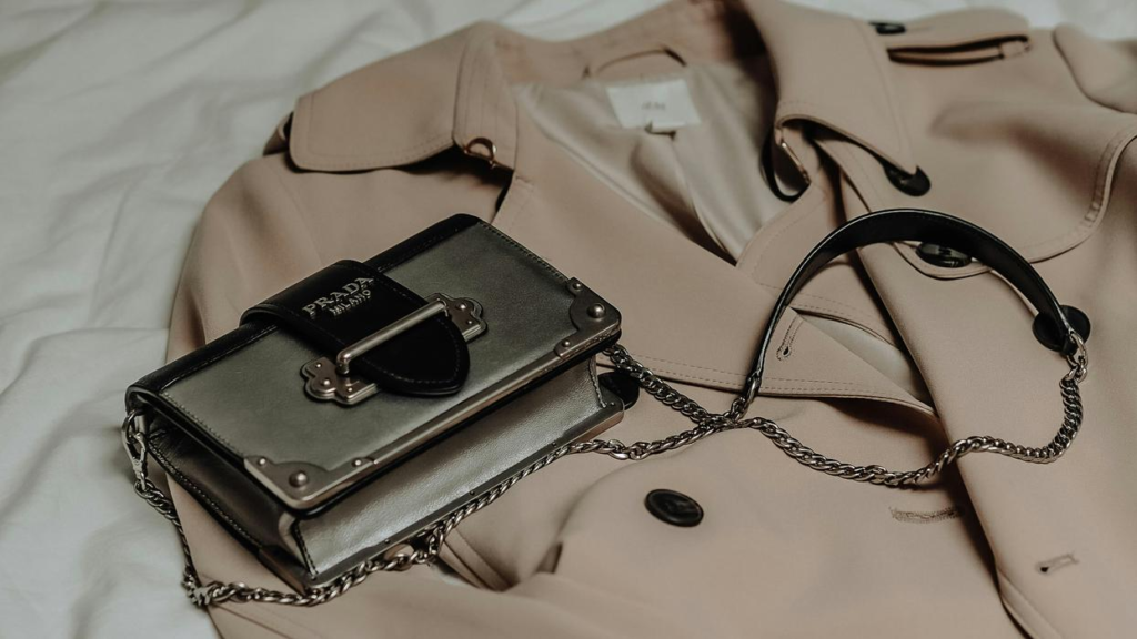 How to Style a T-Shirt Like You Belong to Old Money