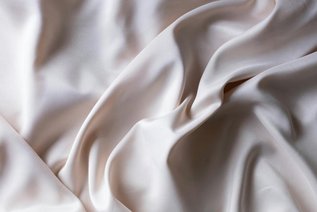Linen and cotton as aristocratic summer fabrics