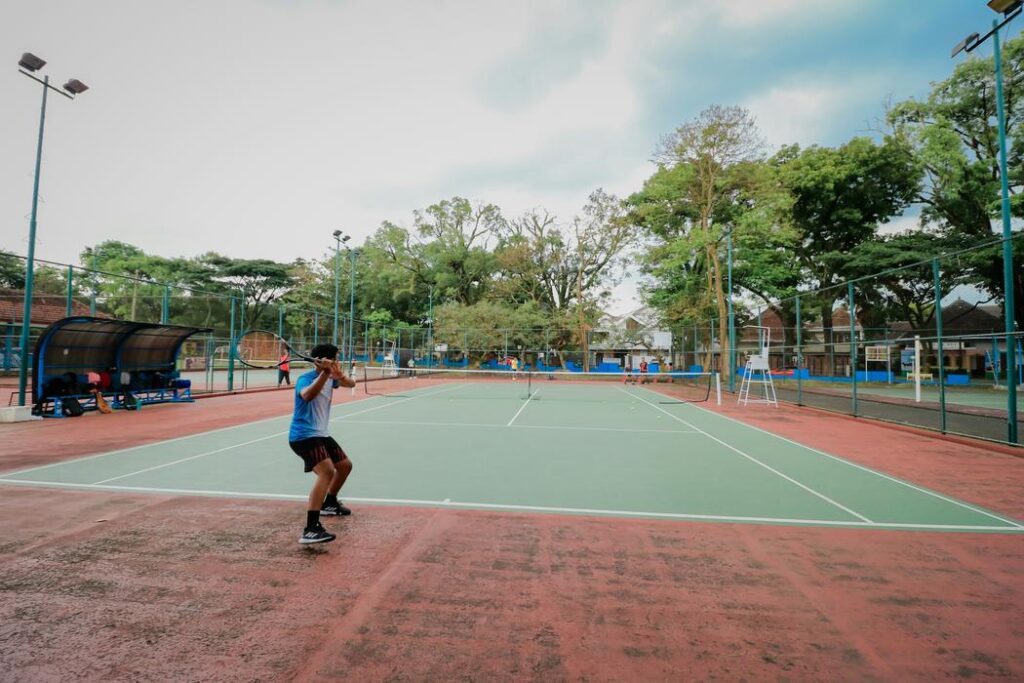 best colors to wear on tennis court style