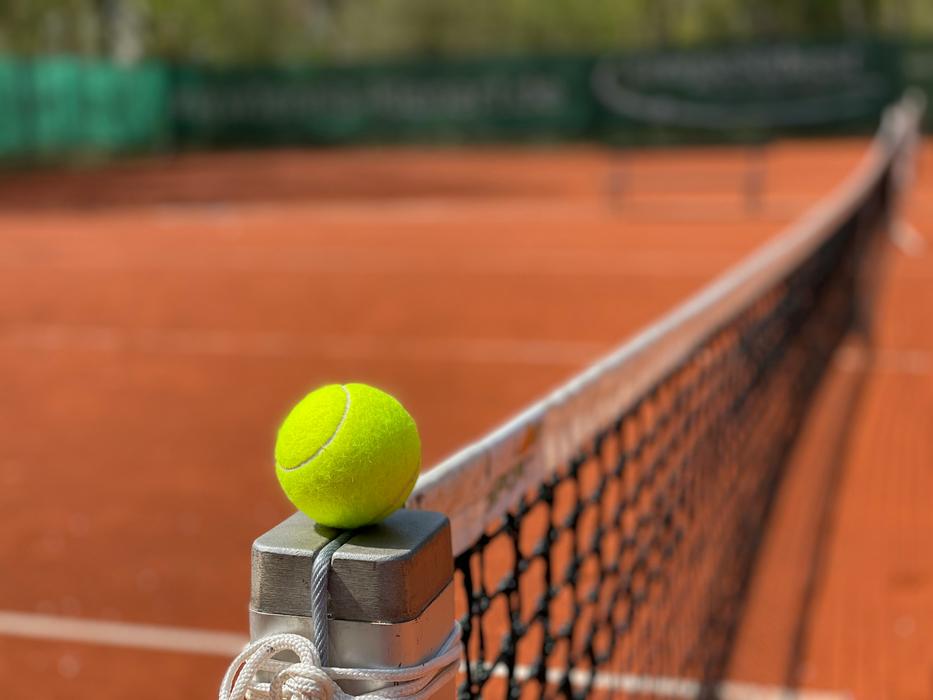 what to wear to a tennis club for the first time