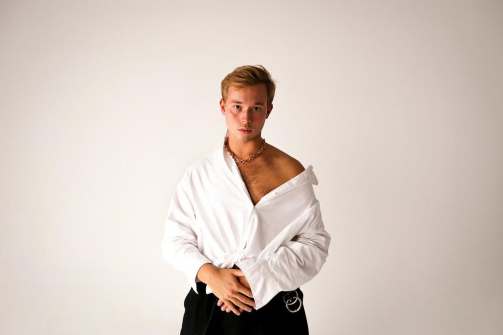 white tennis outfit aesthetic men